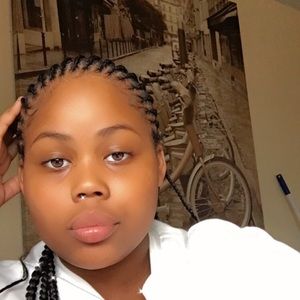 Meet your Posher, Pierreonna